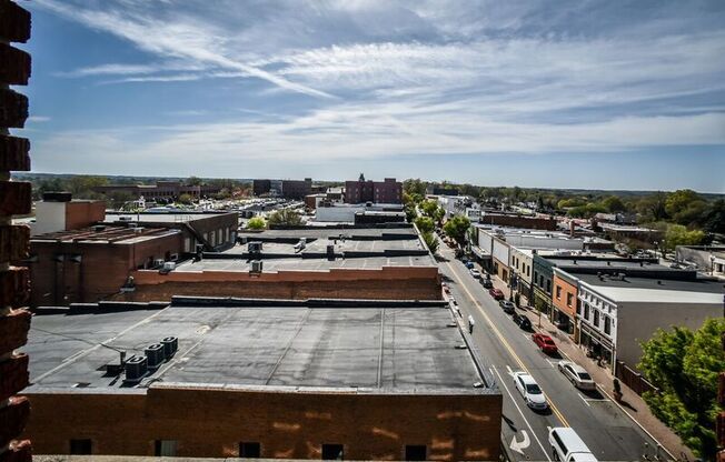 2 beds, 2 baths, 882 sqft, $1,550, Unit 206