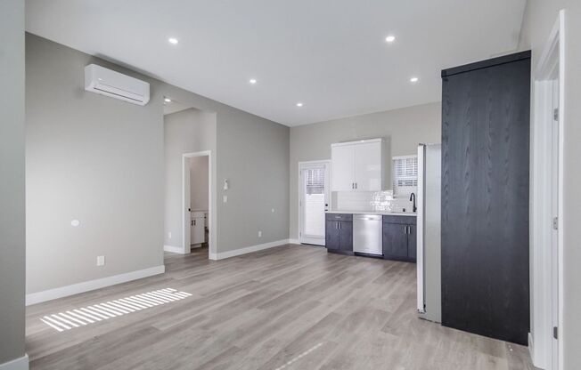 2 beds, 2 baths, 974 sqft, $3,195, Unit 4753-2