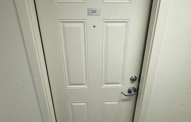 1 bed, 1 bath, 716 sqft, $1,075, Unit Unit 222