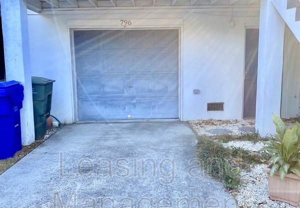 796 Harbor Place Dr