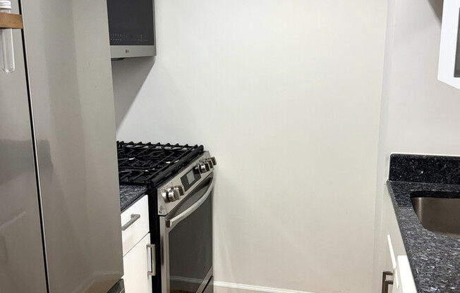 1 bed, 1 bath, 686 sqft, $4,750, Unit 10F