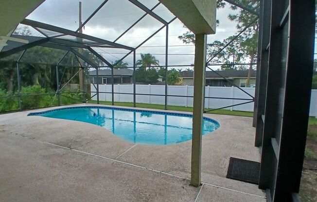 Western PSL 3/2/2 pool home, lawn and pool care included