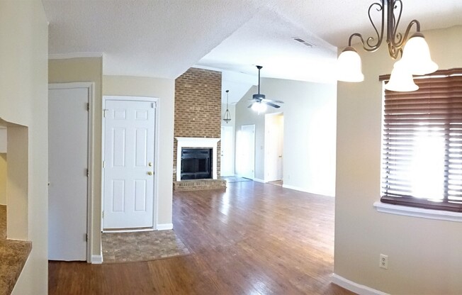 3 beds, 2 baths, $1,595