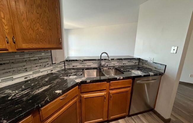 2 beds, 2 baths, $2,200, Unit UNIT 2220