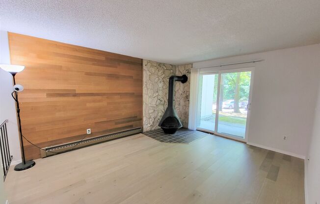 1BD/1BA Bellevue Condo Across from Microsoft