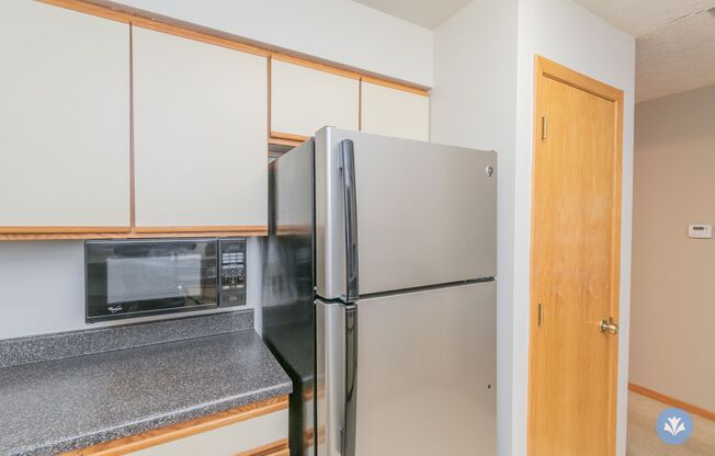 2 beds, 2 baths, 1,292 sqft, $1,599, Unit AL-31