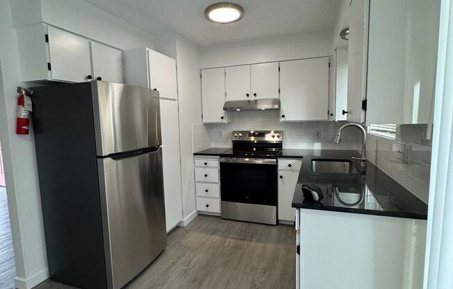 2 beds, 1 bath, $1,250, Unit 10