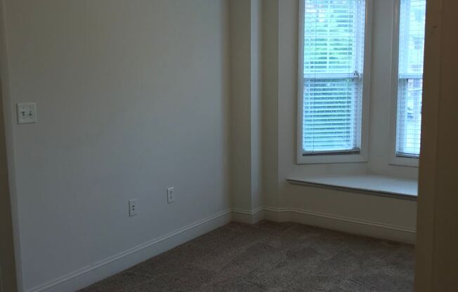 2 beds, 2 baths, 840 sqft, $1,875, Unit 4-0306