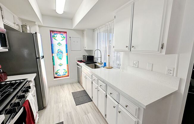 2 beds, 1 bath, $2,240, Unit # 206