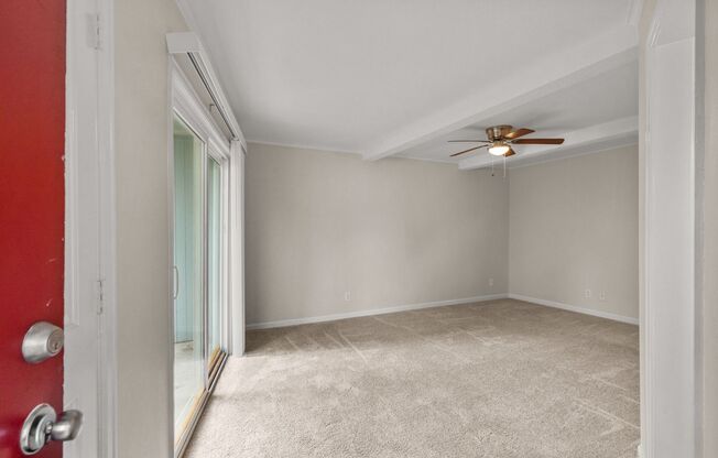 1 bed, 1 bath, 648 sqft, $1,075, Unit #19