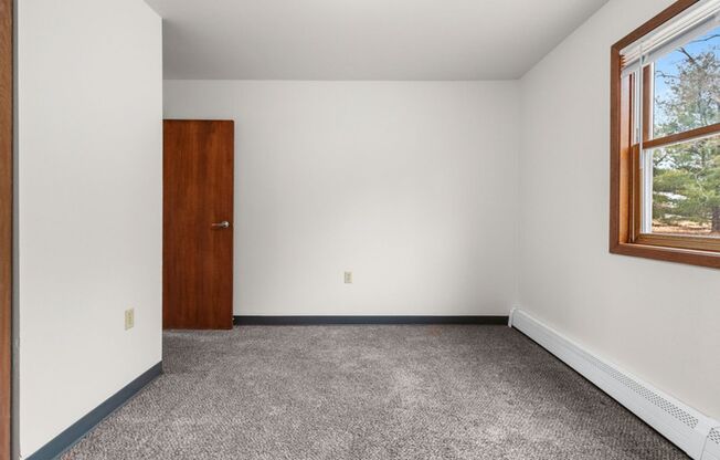 2 beds, 1 bath, 900 sqft, $1,045, Unit 2950