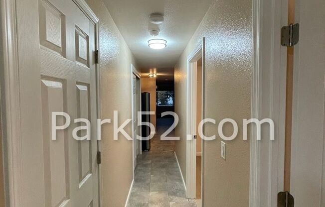 2 beds, 1 bath, $1,650, Unit 1114 S Monroe St.