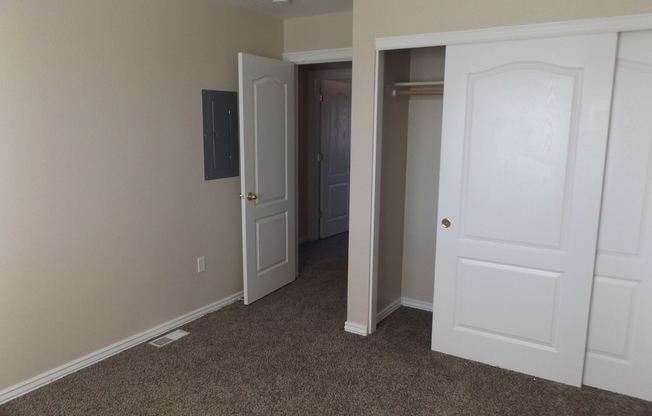 2 beds, 2 baths, $1,400