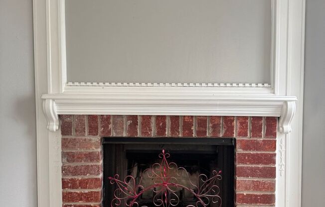 New Rental! 2-Story Townhome in Calallen – Utilities Included!