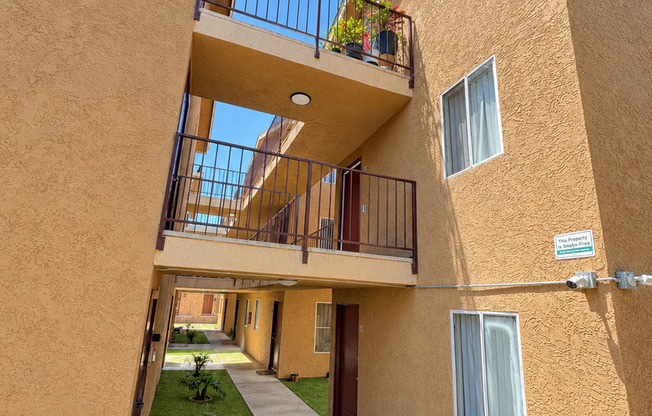 3 beds, 2 baths, 1,050 sqft, $3,000, Unit 2573-01