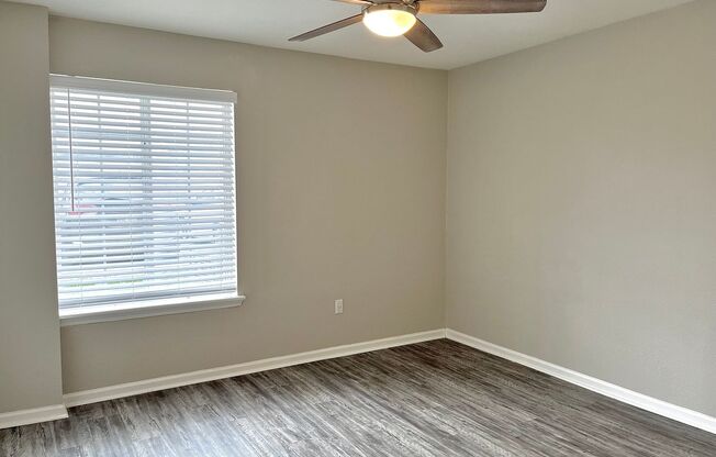 1 bed, 1 bath, 736 sqft, $1,199