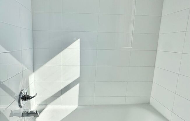 1 bed, 1 bath, 500 sqft, $950, Unit B-32