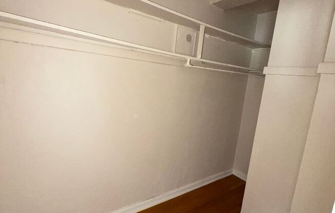 Studio, 1 bath, $1,050, Unit 424