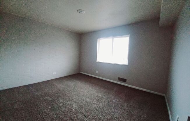 1 bed, 1 bath, 590 sqft, $950, Unit 74