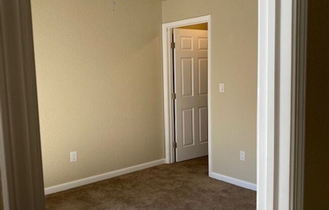 2 beds, 2 baths, 900 sqft, $2,015, Unit 156