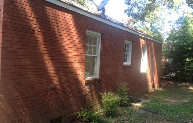 **AVAILABLE NOW**2 or 3 Bedroom / 1 Bathroom Home near Ft. Benning***