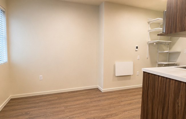 Studio, 1 bath, 175 sqft, $1,150, Unit 206