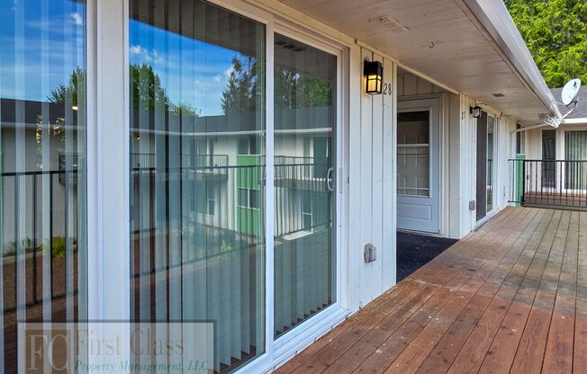 2 beds, 1 bath, 672 sqft, $1,395, Unit 28