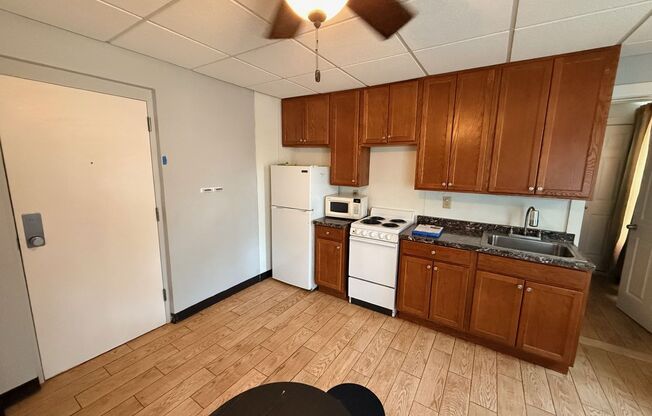 College Avenue, East-212