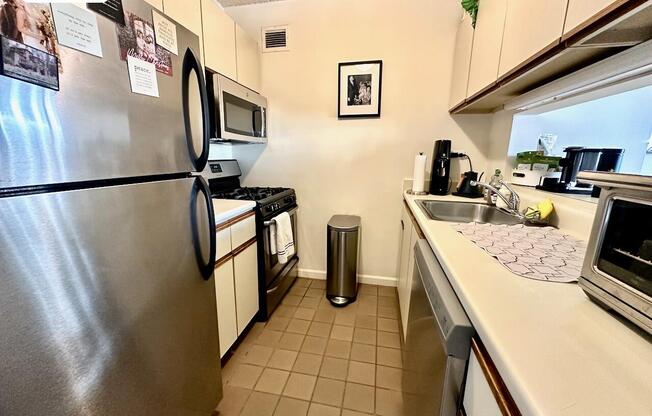 1 bed, 1 bath, $4,800, Unit 21E