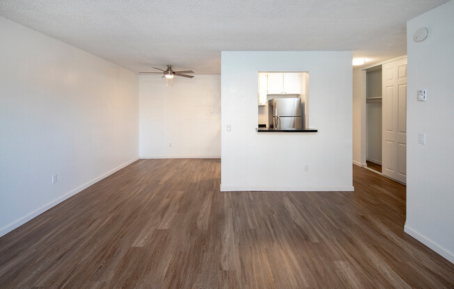 2 beds, 1 bath, 1,001 sqft, $2,395, Unit B-10