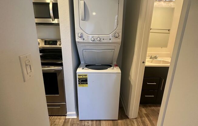 Studio, 1 bath, 475 sqft, $1,125, Unit 117
