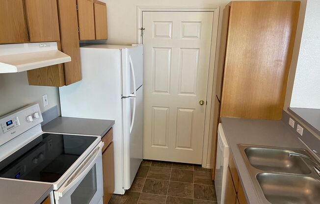 2 beds, 2 baths, 1,000 sqft, $1,395, Unit 012-201