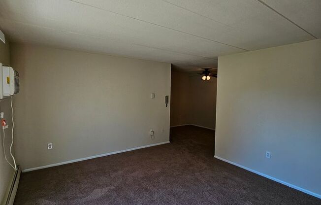 1 bed, 1 bath, 734 sqft, $1,420, Unit P07