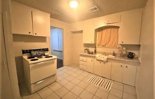 3120 S Woodward - 1