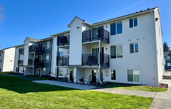 4244 Wintergreen Circle #170 - 1 bedroom condo plus den/office in Cordata!