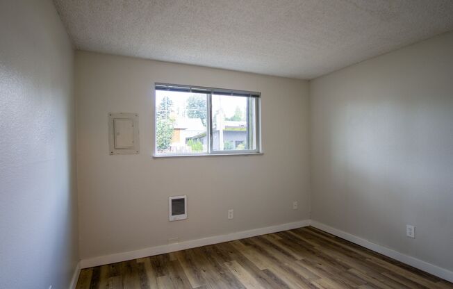 2 beds, 1 bath, $1,425, Unit 3932