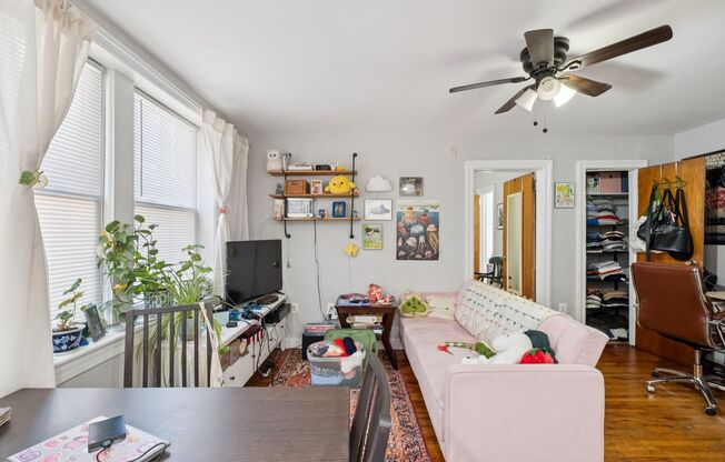 1 bed, 1 bath, 650 sqft, $1,190, Unit A11