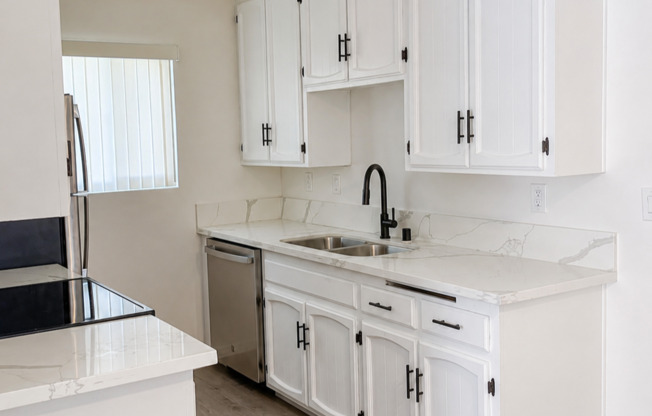 1 bed, 1 bath, 700 sqft, $2,195, Unit 2336-56