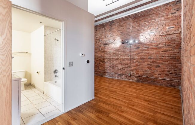 1 bed, 1 bath, 730 sqft, $1,715, Unit 110
