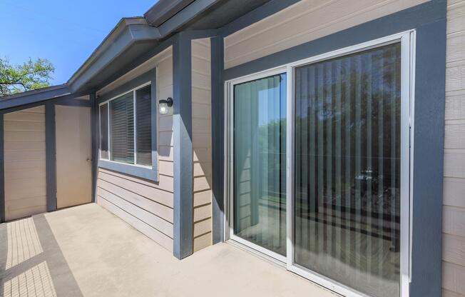 2 beds, 1 bath, 780 sqft, $1,379