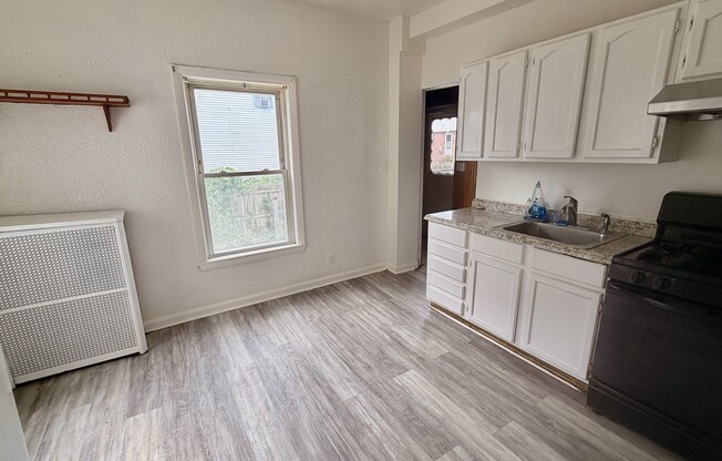 4 beds, 2 baths, 1,541 sqft, $2,700, Unit 38