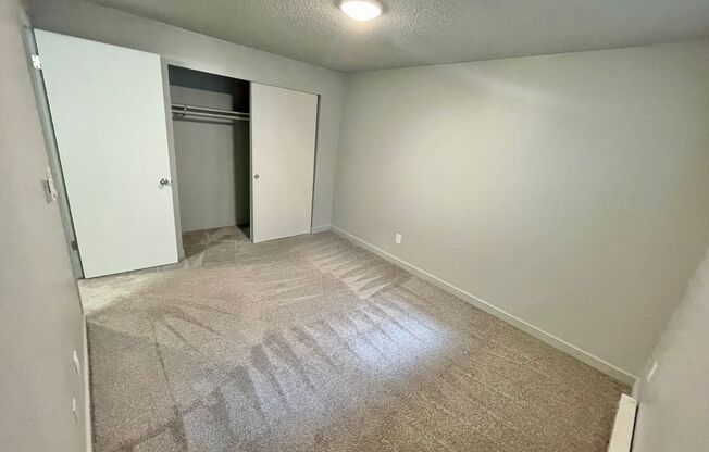2 beds, 1 bath, 800 sqft, $1,595, Unit 28