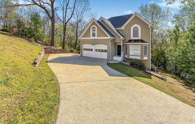 Stunning and Spacious 4 BR/3.5 BA Home in Mableton!