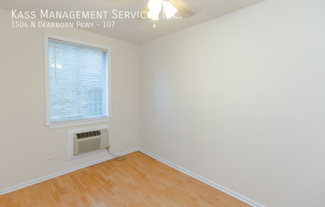1504 N DEARBORN PKWY