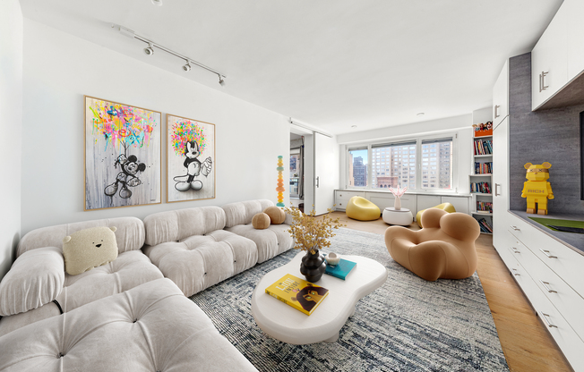 4 beds, 3.5 baths, 2,700 sqft, $25,000, Unit 20LA