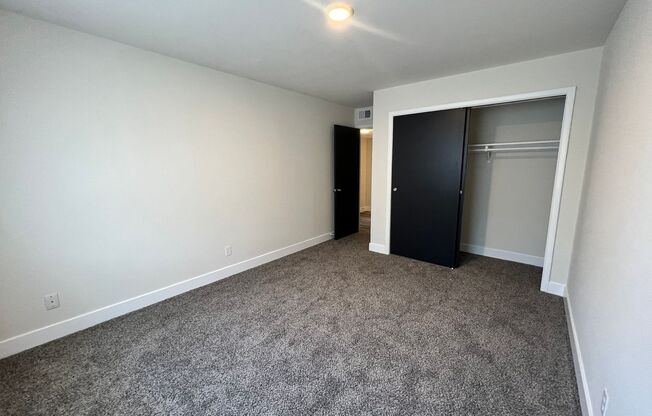 2 beds, 1 bath, 800 sqft, $1,100, Unit 3