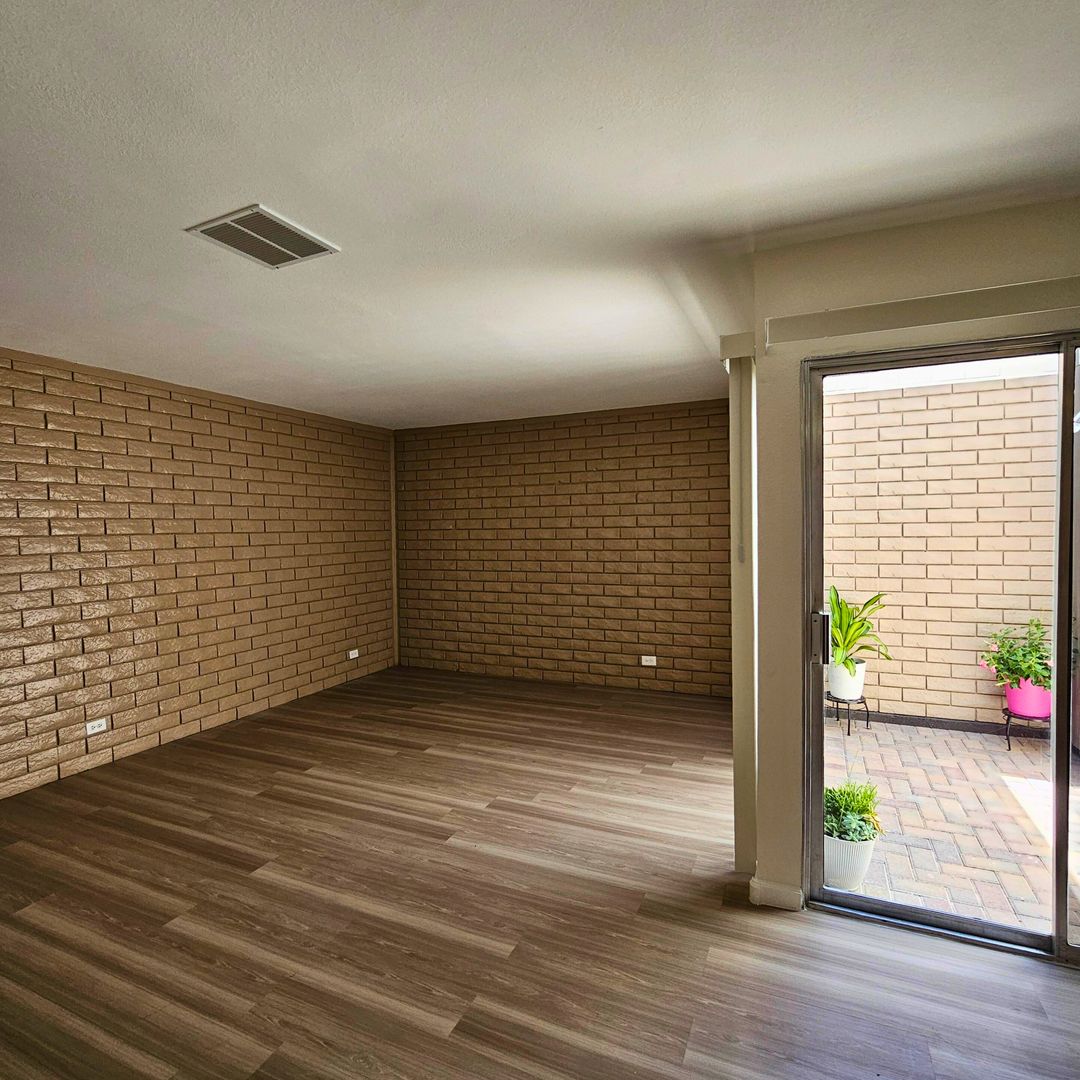 Dedicated to ACTIVE MILITARY OR VETERAN FAMILIES - 3BR/2BA Townhome in NLV!