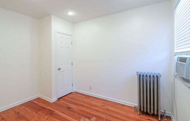2 beds, 1 bath, $1,495