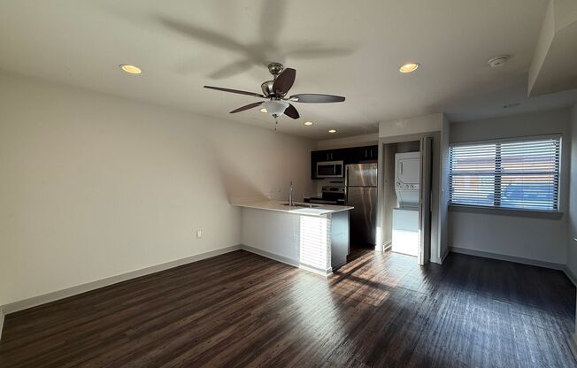 Monarch Place Apartments-2106 Bennett Avenue