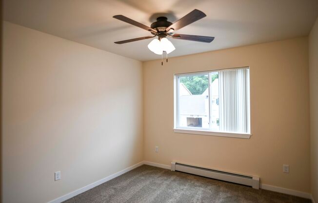 2 beds, 1 bath, 927 sqft, $1,460, Unit OS 4127-201